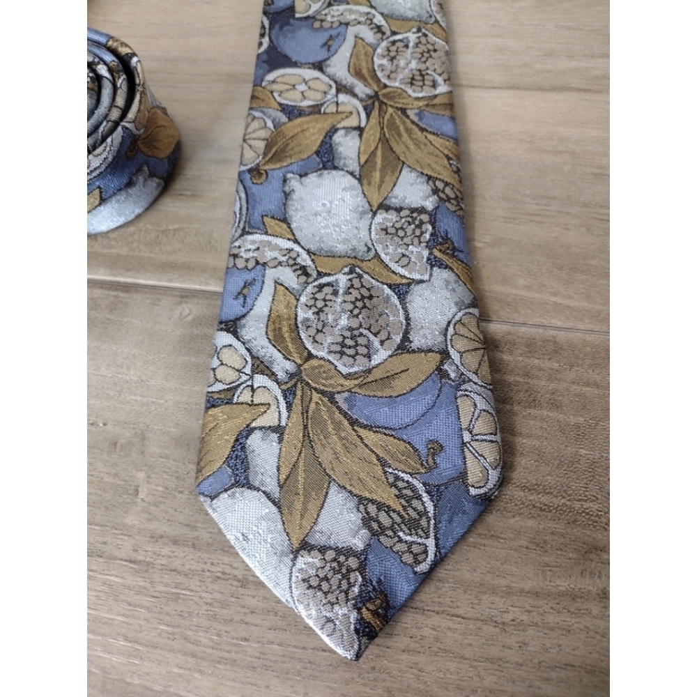 Envoy Retro men's tie with botanical citrus and pomegranate novelty pattern
